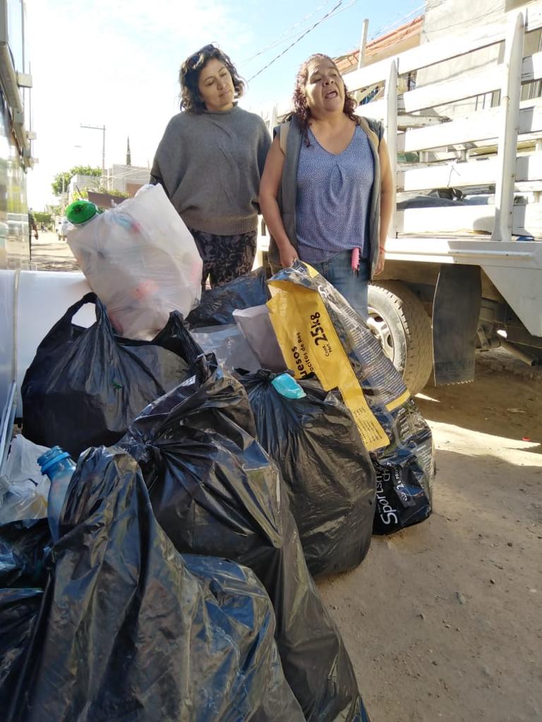 Recolección de basura para recibir una NocheBuena