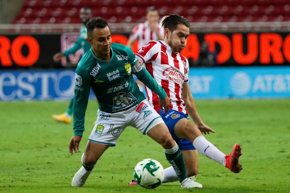 Chivas y León dejan la moneda en el aire