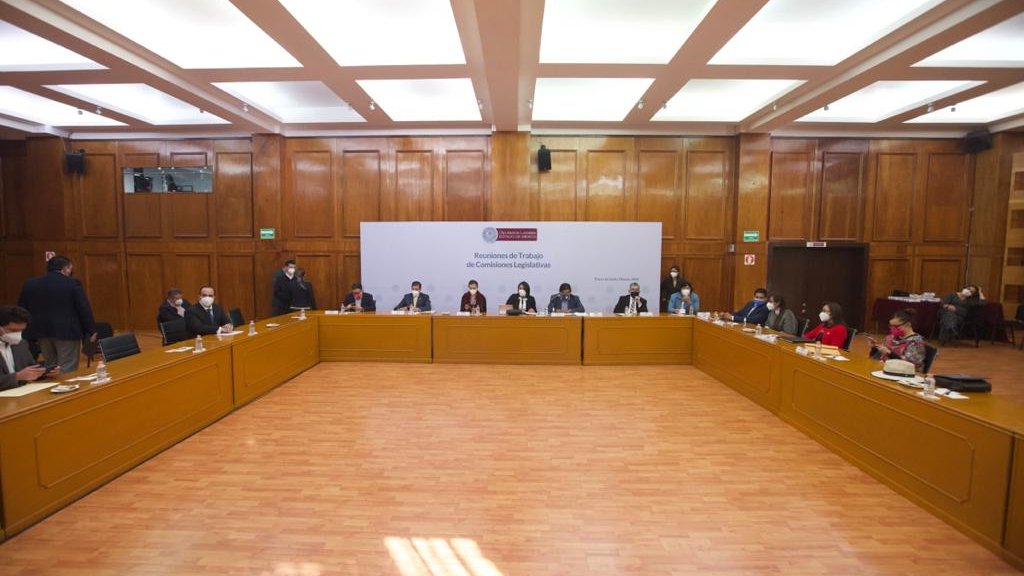 Los directores de agua de ambos municipios comparecieron para exponer sus casos. (Especial)