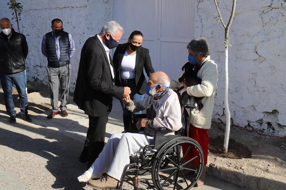 Don Manuel y Juana María vivían en el estacionamiento de la Plaza Mayor. (Especial)