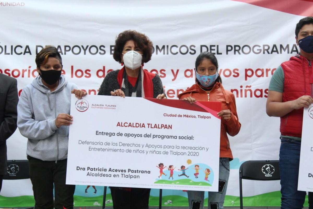 Entregan apoyos económicos a mil niños de Tlalpan | Especial