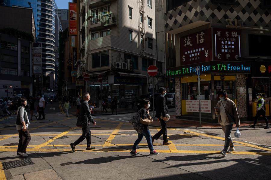 Los bailes de salón de la jet set desatan cuarta oleada de covid en Hong Kong | EFE