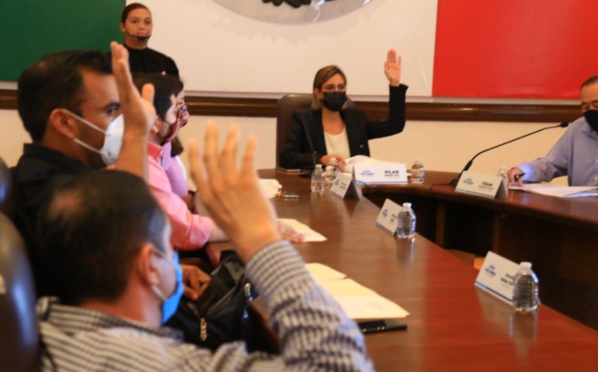 Pilar Gómez en sesión de Cabildo. (Cortesía)