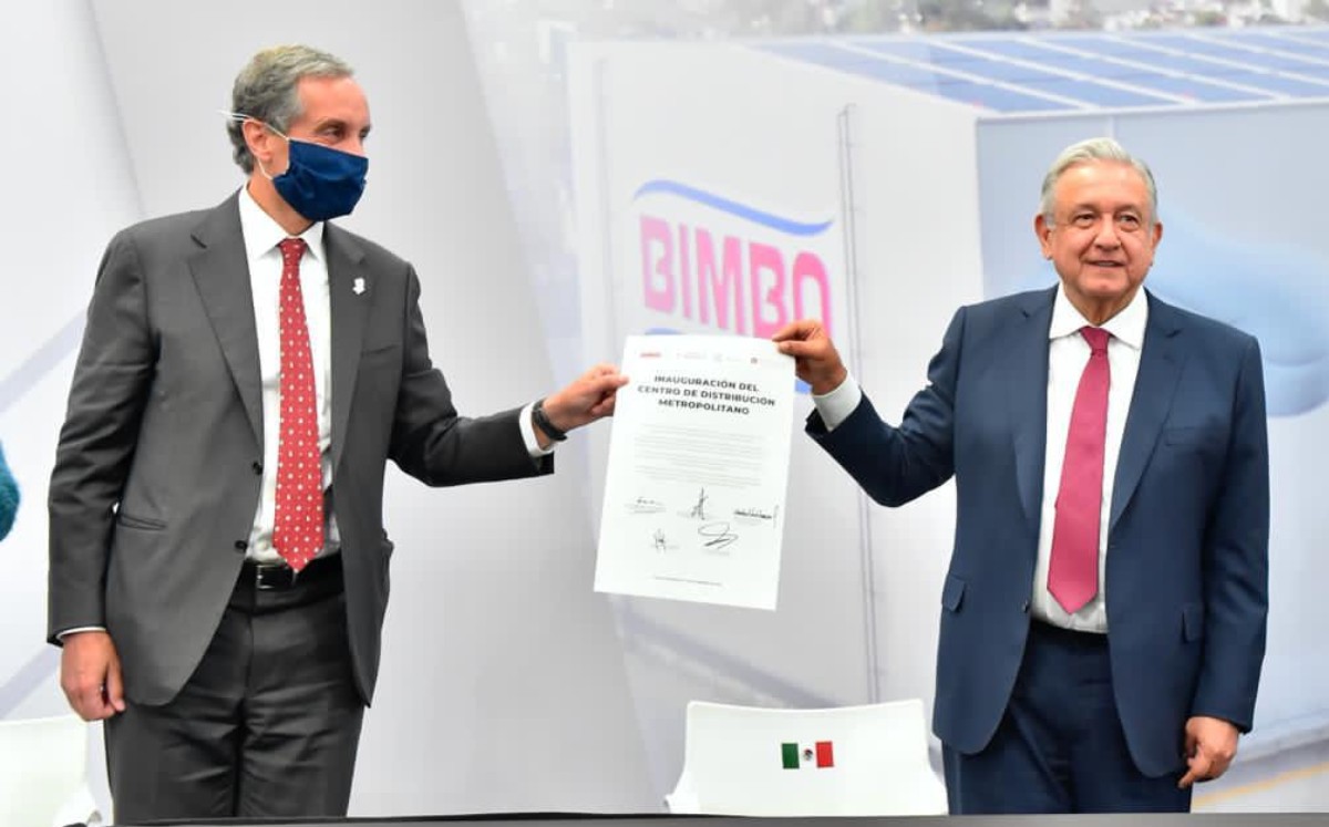 El presidente Andrés Manuel López Obrador acompañó a Daniel Servitje, presidente de Bimbo, en la inauguración del complejo. Foto: (Especial)