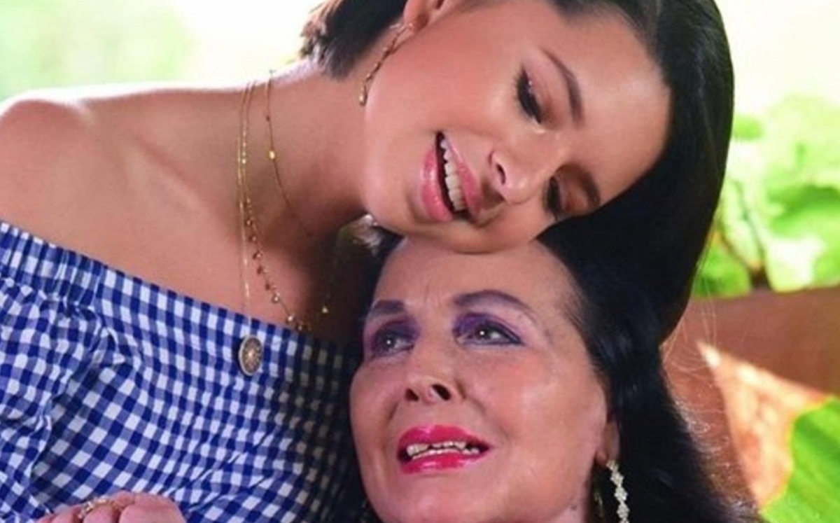 Ángela Aguilar se mostró conmovida al recordar a Flor Silvestre (Instagram).