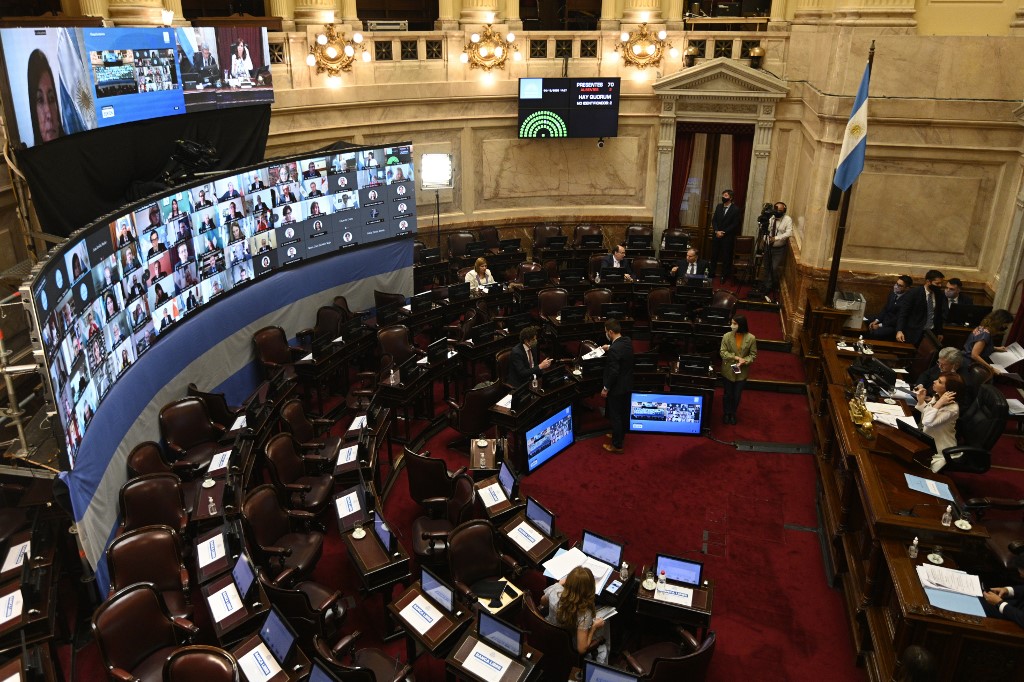 Argentina aprueba la medida hacia los empresarios por la crisis económica. (AFP)