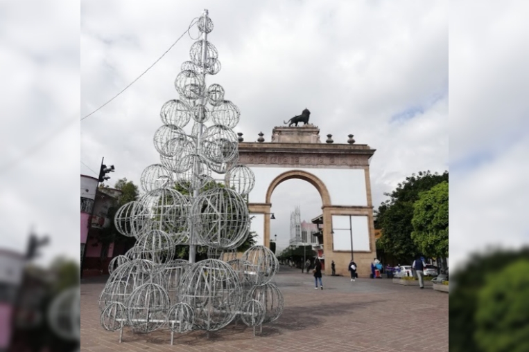 Entusiasma a leoneses comienzo de 'Brilla León' en la zona centro. Foto: Dany Béjar