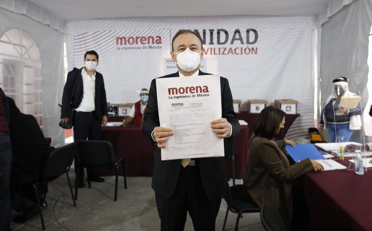 El ex secretario acudió a la sede nacional de Morena para registrarte como aspirante. (Omar Franco)
