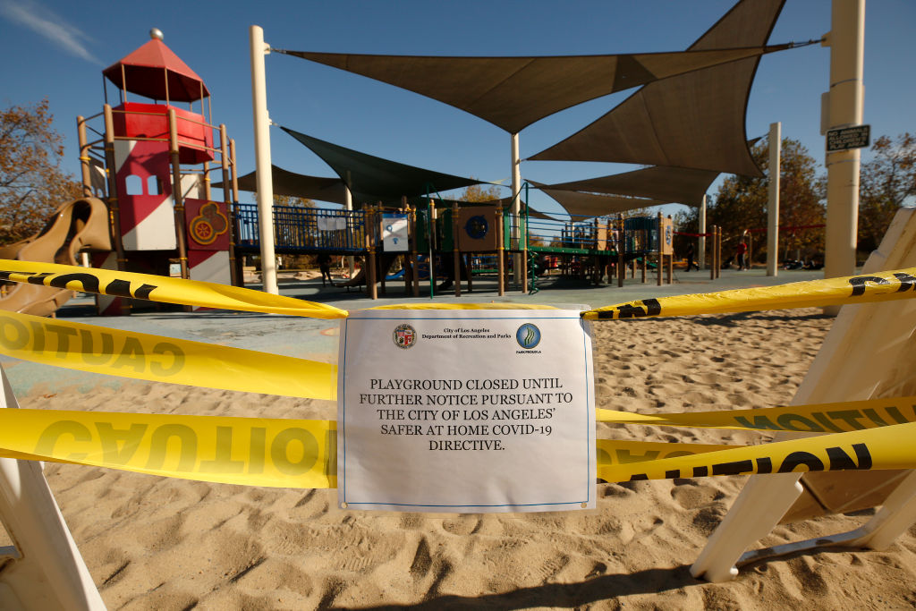 Área recreativa infanti cerrada en California / Getty Images.