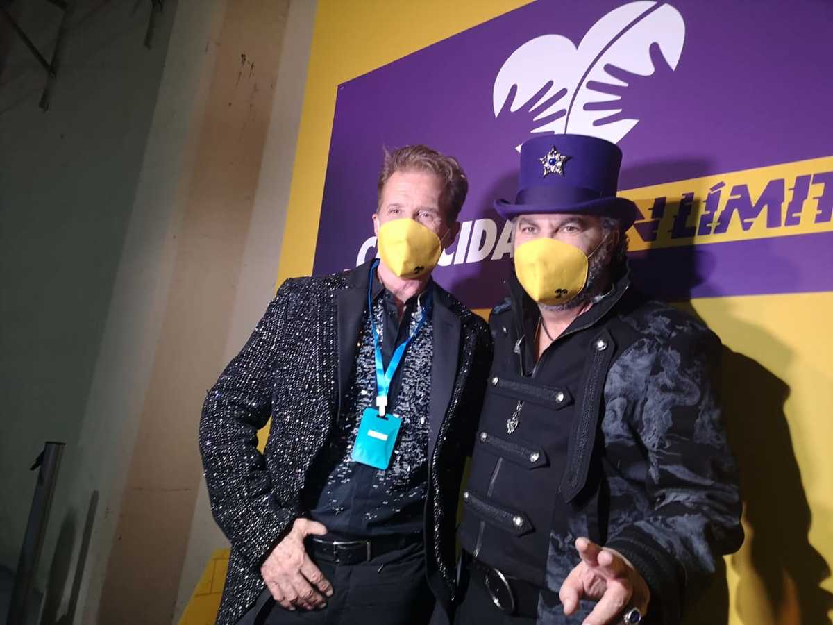 Emmanuel y Mijares sorprenden con show navideño en Teletón 2020