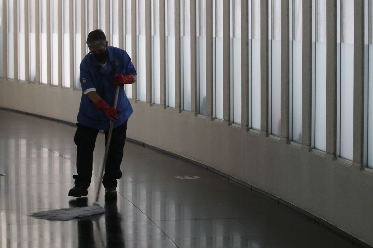 El outsourcing es utilizado tanto por la inversión privada como instituciones de gobierno. (Cuartoscuro)