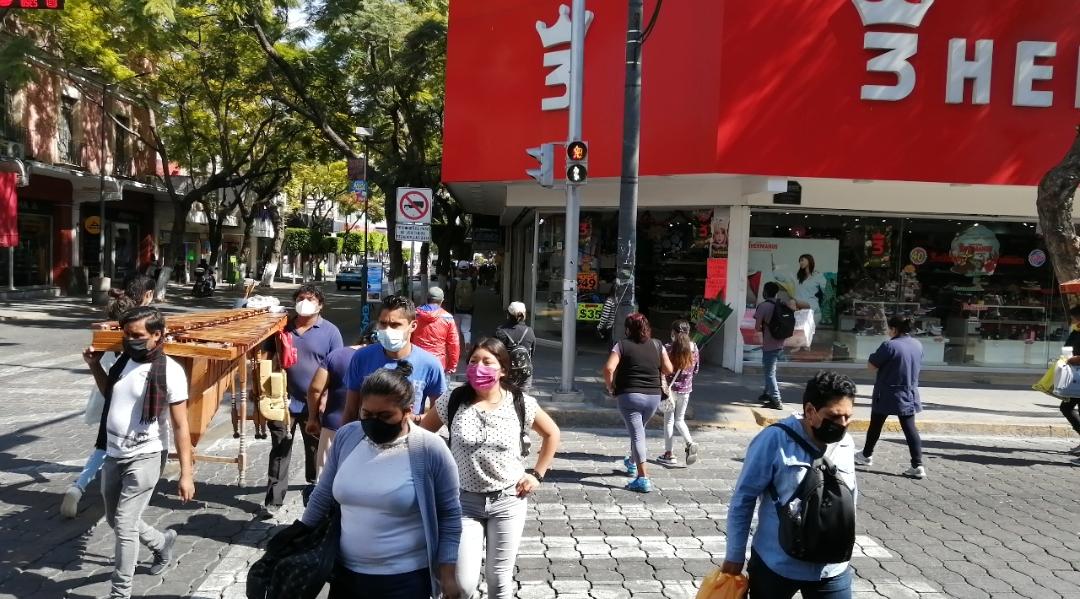 Ciudadanos a favor del uso de cubrebocas. (Apolonia Amayo)