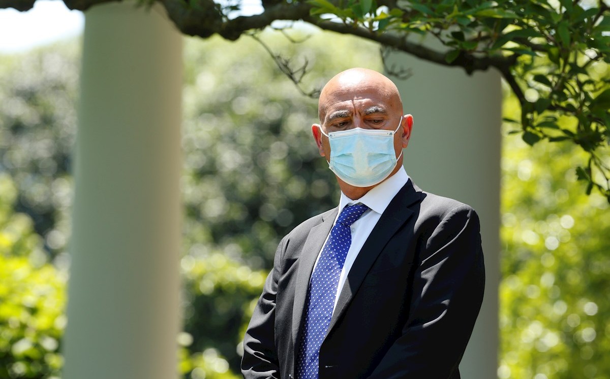 La FDA se reunirá el próximo jueves para evaluar si aprueba la vacuna desarrollada por la farmacéutica Pfizer. (EFE)