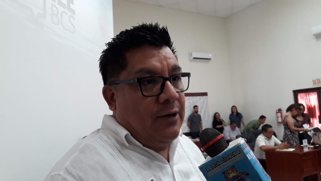 La dirigencia de Morena elegirá a un candidato a través de una encuesta.