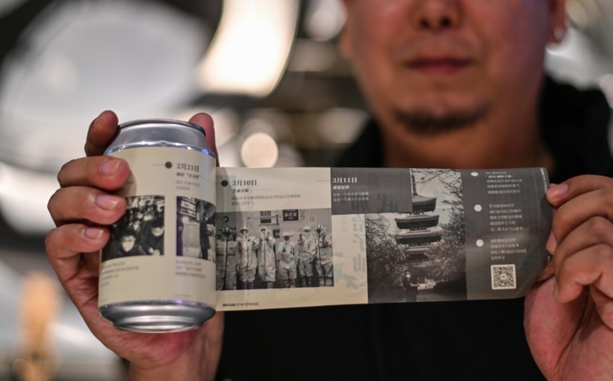 Las 100 mil latas de '¡Ánimo Wuhan!' ya han sido vendidas. (AFP)