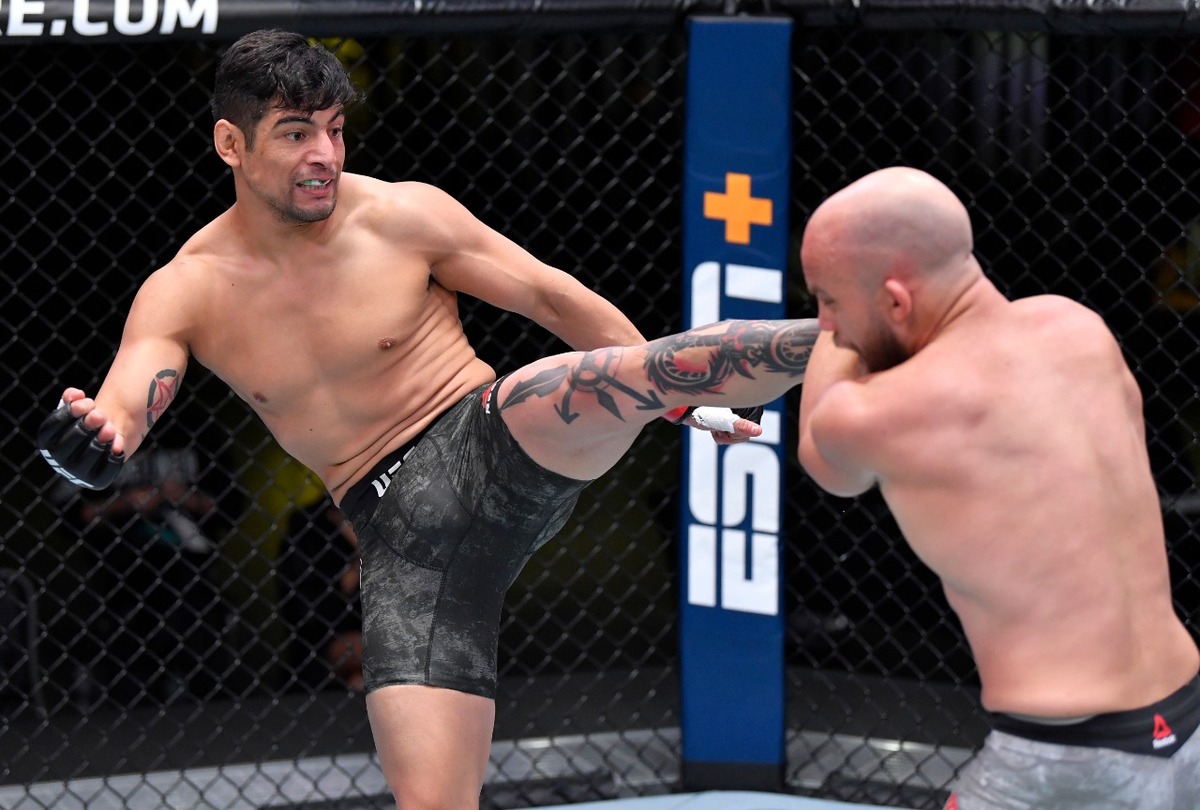 Gran nocaut del mexicano Gabriel Benítez sobre Justin Jaynes (UFC)