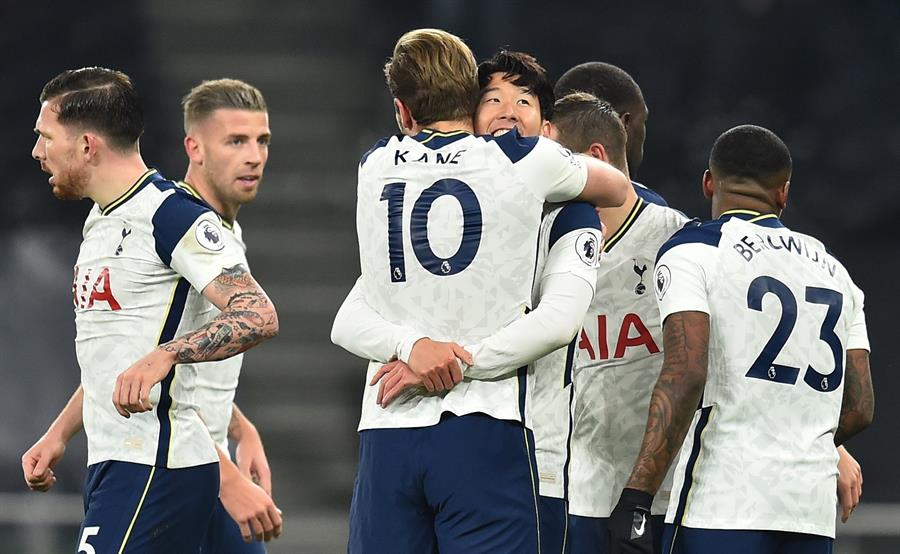 Tottenham derrotó al Arsenal (EFE)
