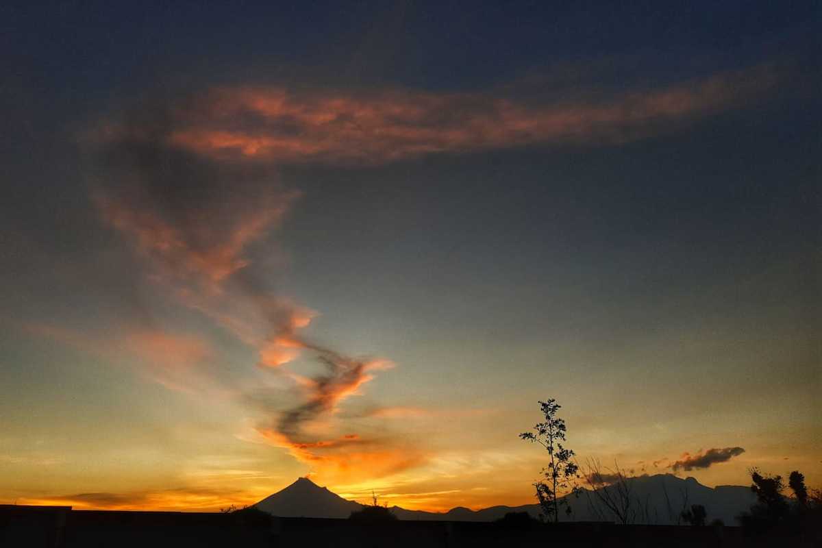 Vista de la reciente actividad volcánica. (Andrés Lobato)