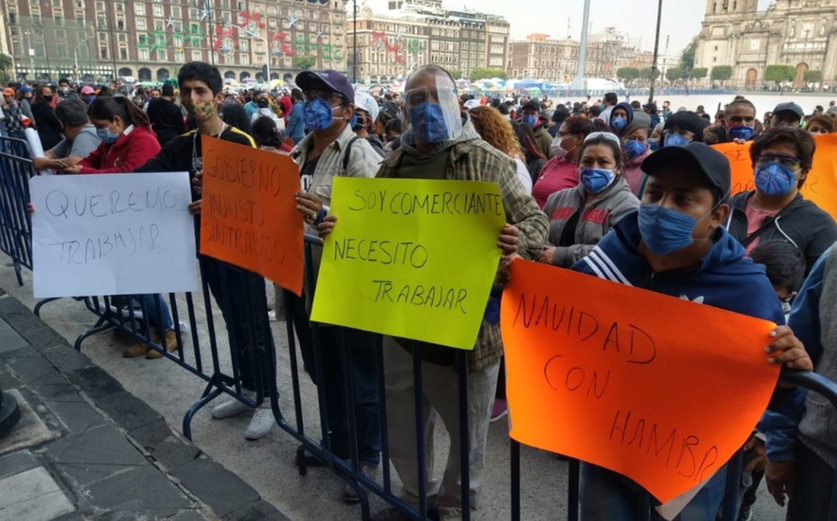 Comerciantes protestan en el Centro Histórico; piden instalación de romerías