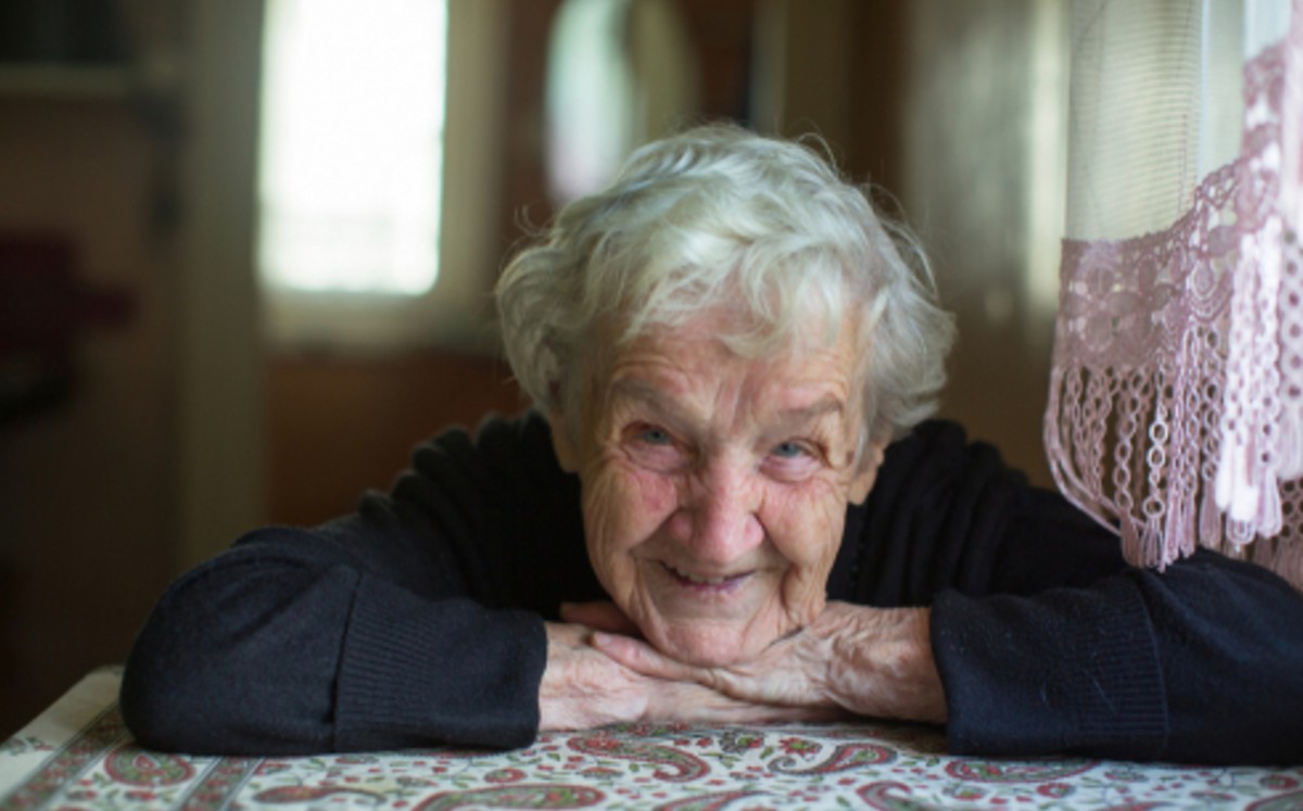 Una mujer de 105 años supera al coronavirus en solo cinco días en Turquía. (Imagen ilustrativa de shutterstock)