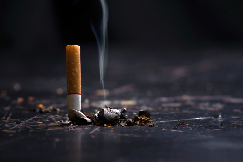 OMS lanza campaña para que 100 millones dejen de fumar ayudados por Whatsapp. (shutterstock)