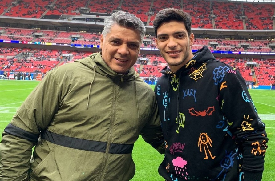 Raúl Jiménez y su padre (Instagram)