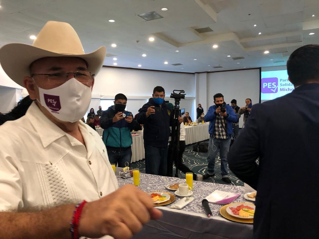 Hipólito Mora buscará ser el gobernador de Michoacán. (Jocelyn Estrada)