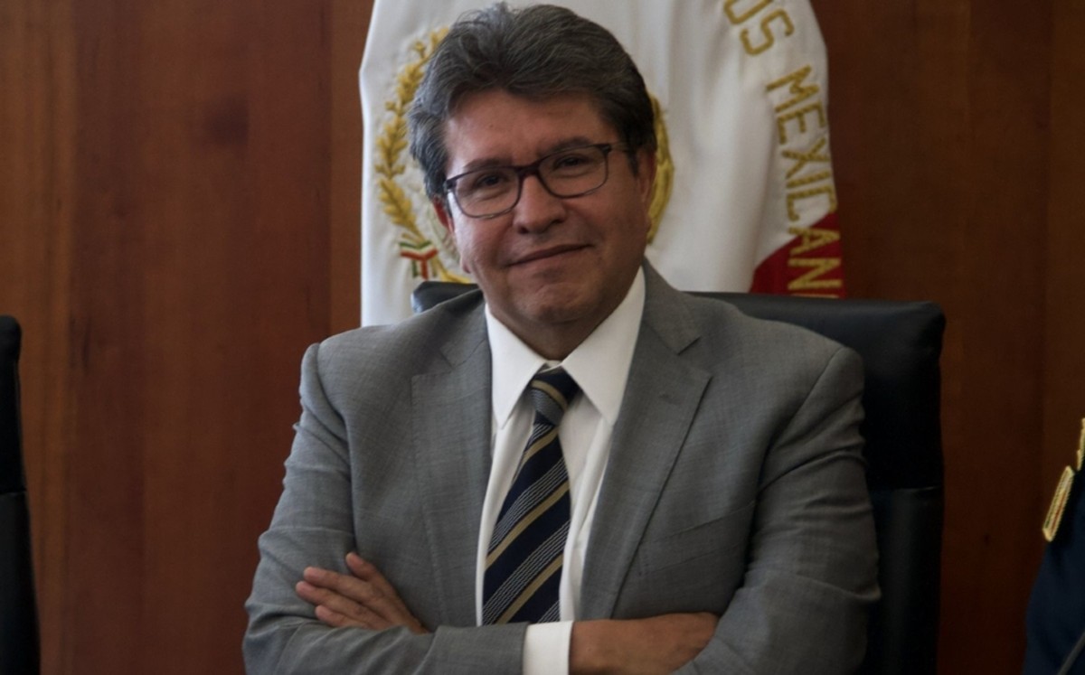 Ricardo Monreal propone regular tasa de interés y cobros bancarios