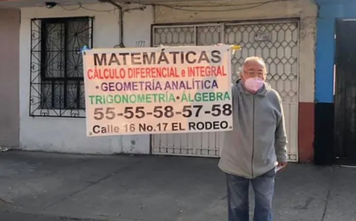 Abuelito se vuelve viral al anunciar sus clases de matemáticas en la calle de CdMx. (Facebook)