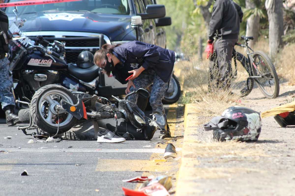 Accidente vial en bulevar G. Bonfil, a la altura de Santa Julia, Pachuca. (Jorge Sánchez)