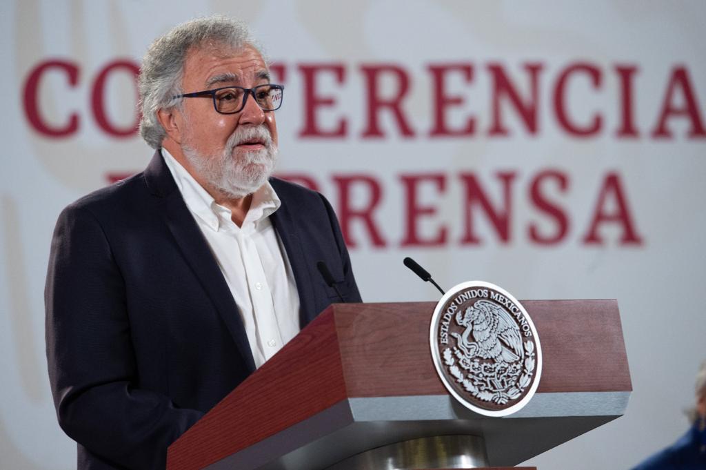 Alejandro Encinas en conferencia del Presidente./ Cortesía