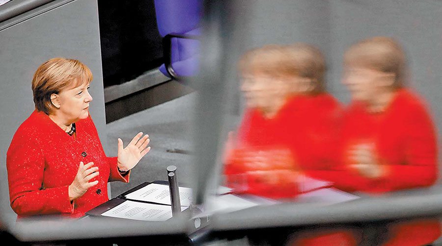 La canciller habló ante el Parlamento donde expresó que “lo lamenta desde lo más profundo de su corazón”. (Reuters)