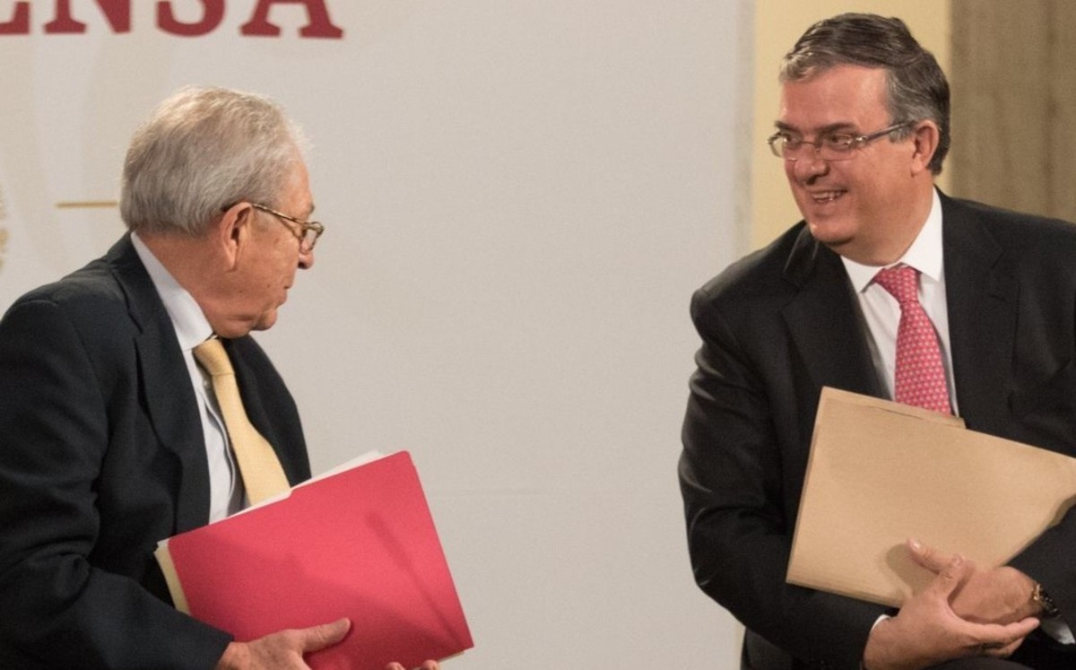 México y CanSino firman precompra de dosis de vacuna anticovid