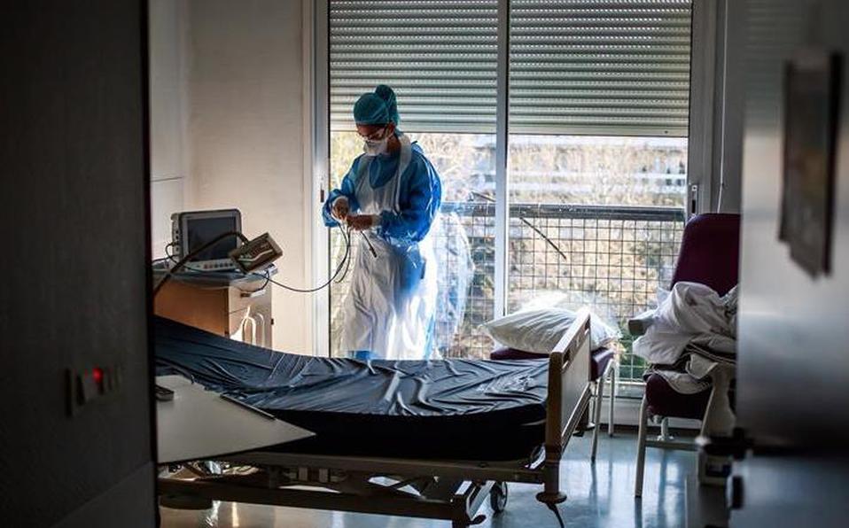 Mientras recibía atención médica en el Antiguo Hospital Civil, perdió la vida. (EFE)