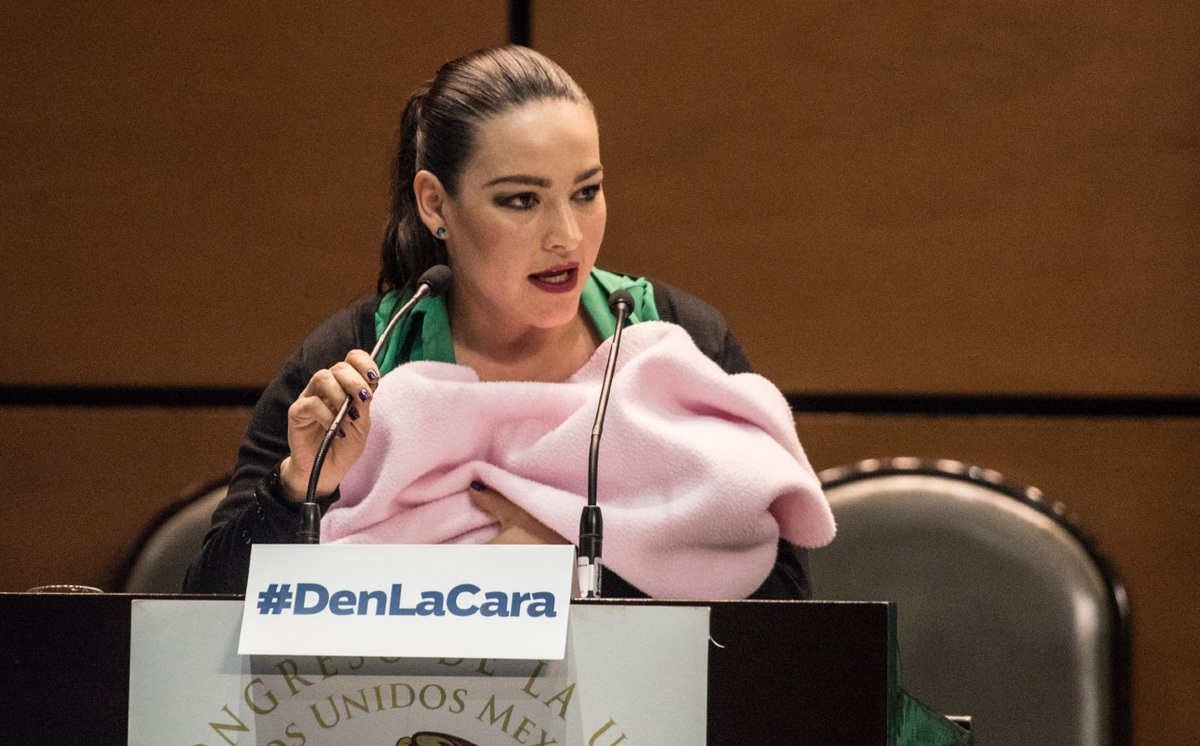 Las senadora panista Martha Cecilia Márquez, durante la sesión de la Comisión Permanente. (Cuartoscuro)