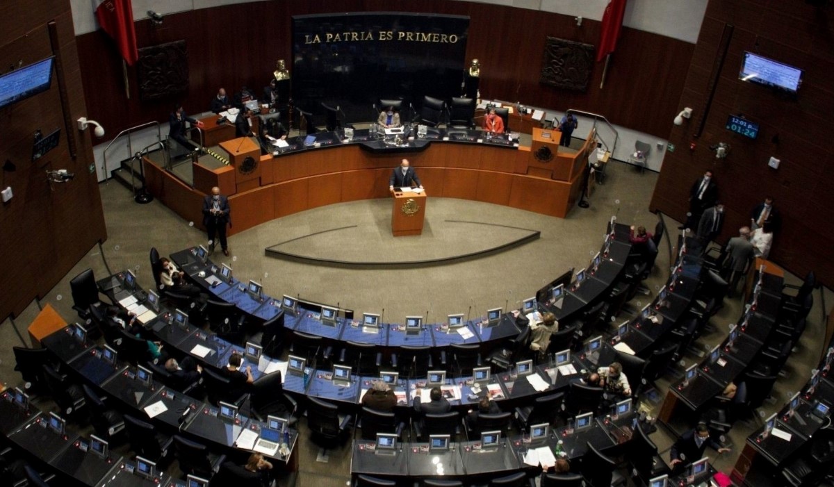 Senadores de varias bancadas propusieron entregar la medalla al sector Salud. | Cuartoscuro
