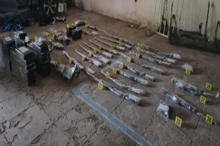Aseguran armas y vehículos en rancho de Casimiro Castillo (Elsa Martha Gutiérrez)