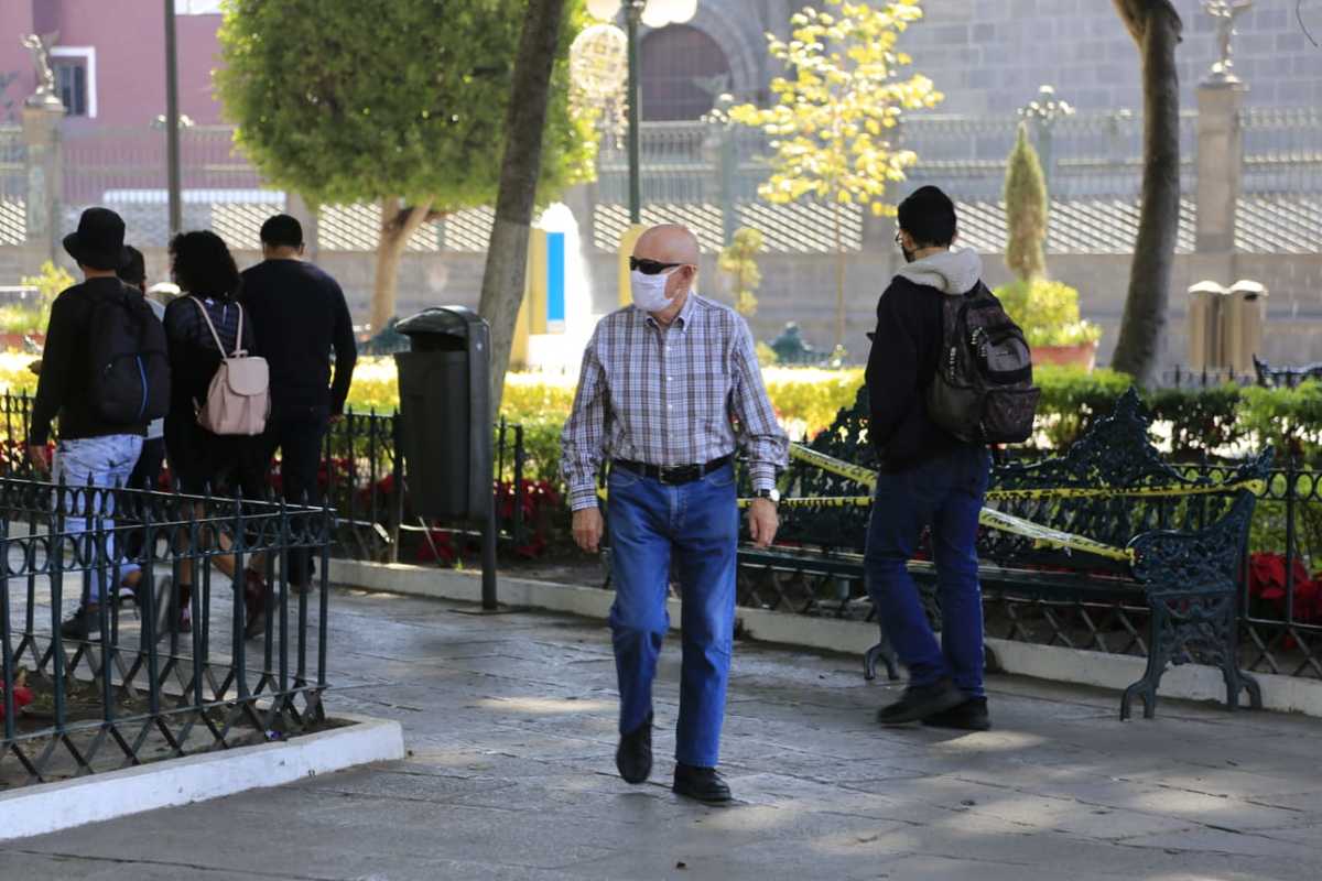 Ayuntamiento evita concentración de gente en el Zócalo. (Andrés Lobato)