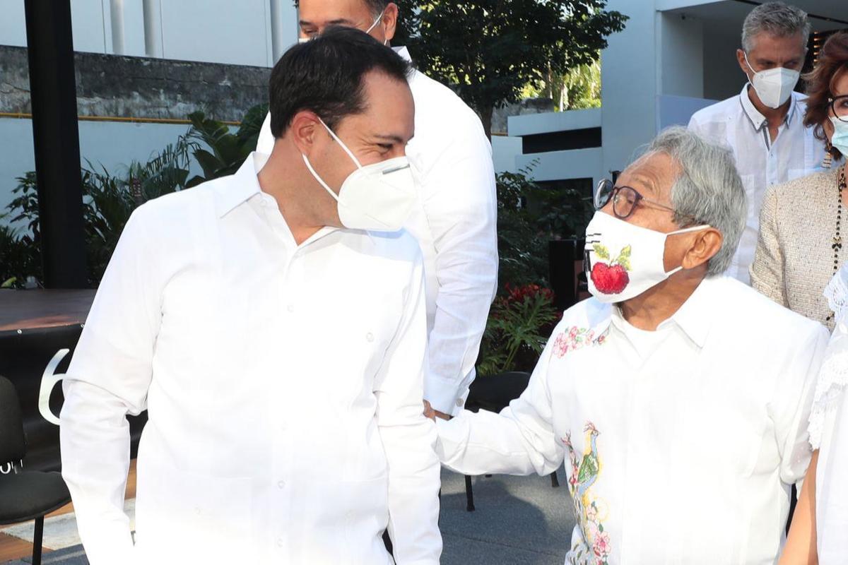El gobernador de Yucatán inauguró el museo junto a Armando Manzanero.