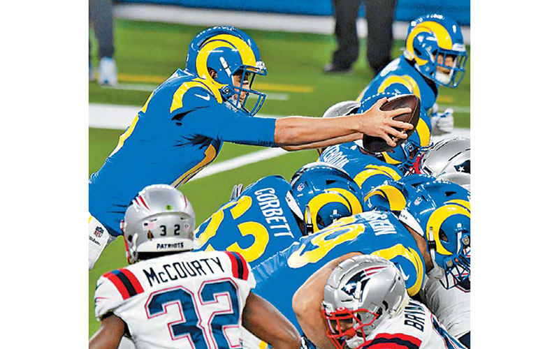 Con este minivuelo, Jarret Goff puso al frente a los Rams. (AP)