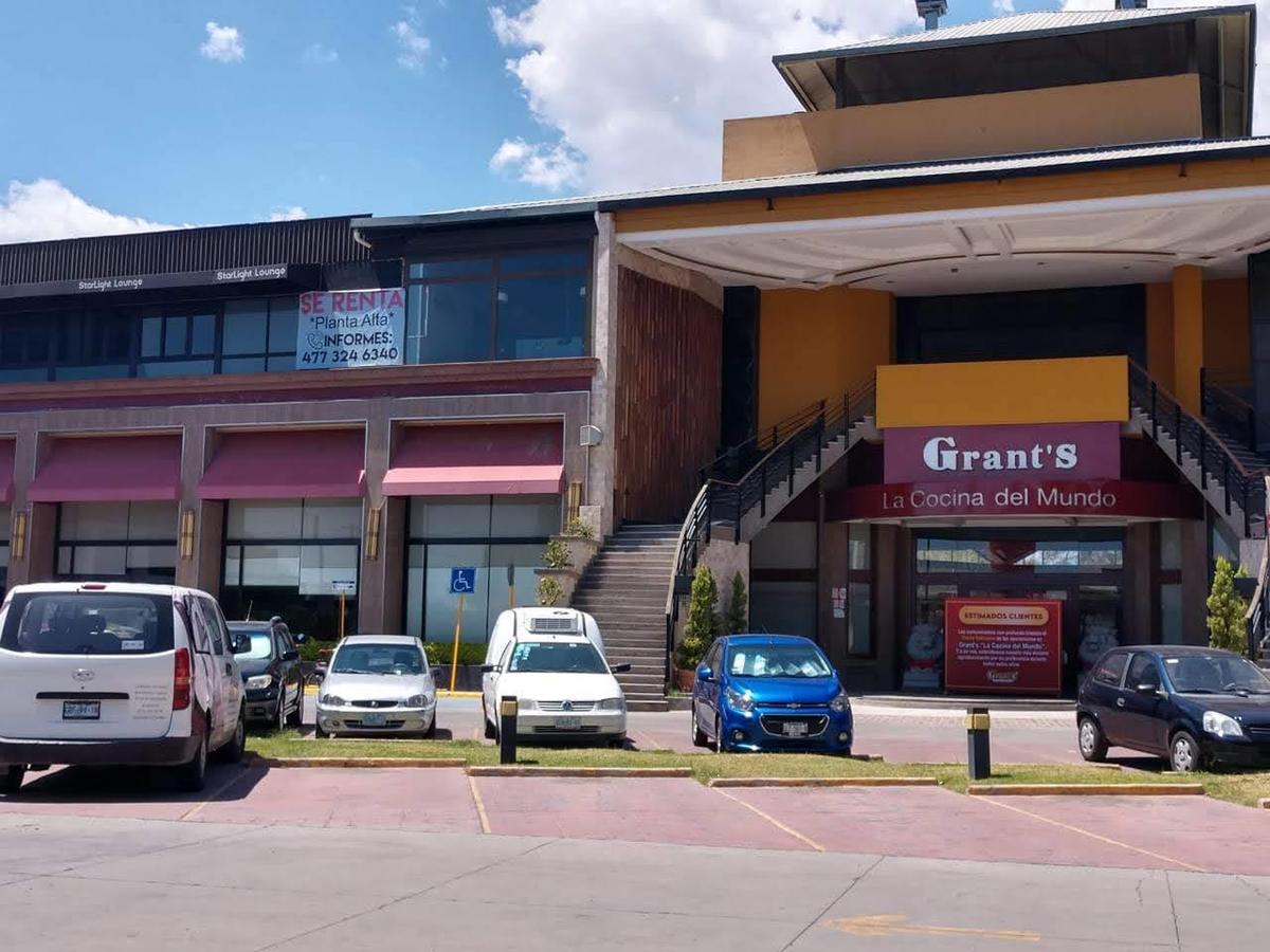 Por pandemia han cerrado 15 restaurantes en León. Dany Béjar.