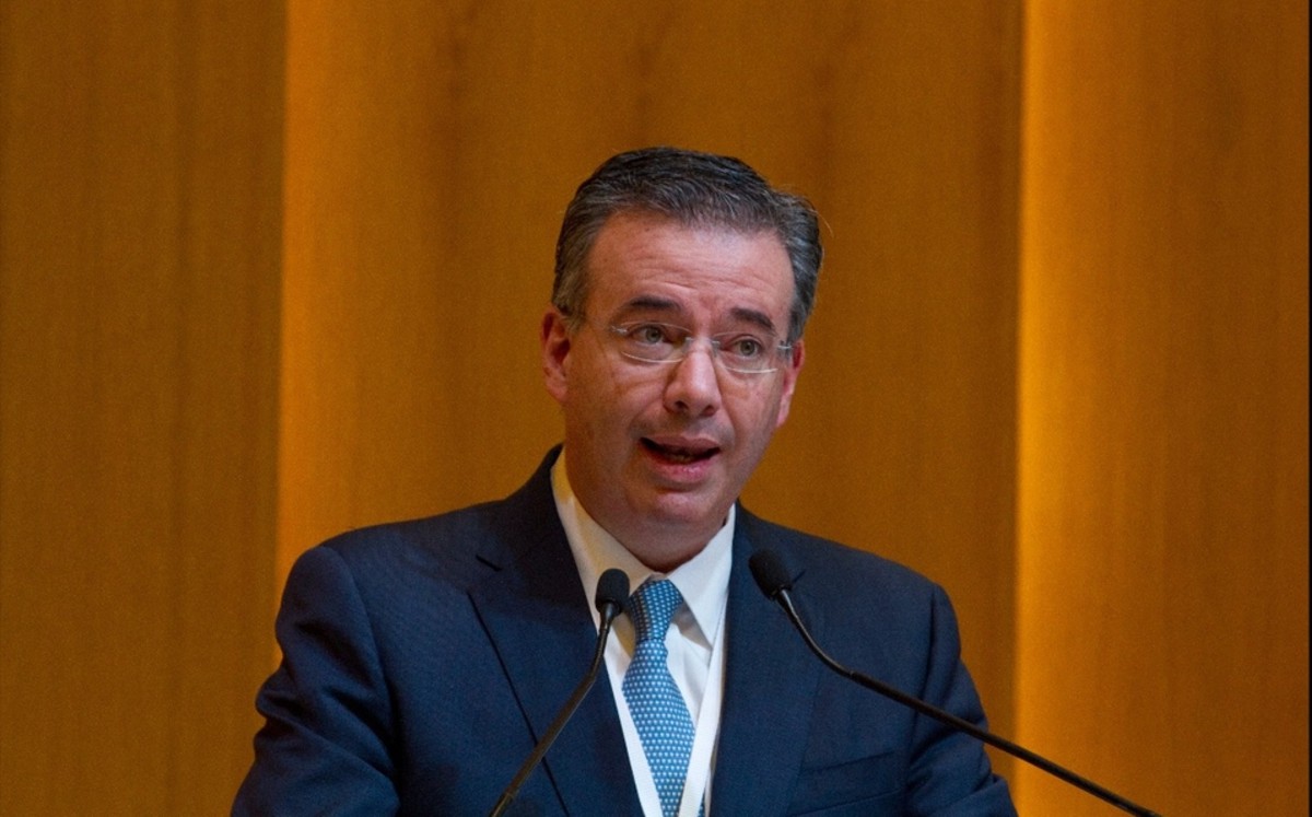 Suprema Corte es una alternativa para defender autonomía del Banxico: gobernador