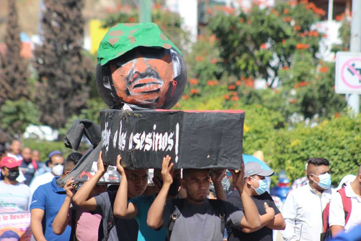 Los manifestantes iniciaron su recorrido en avenida Insurgentes, en la parte norte de la ciudad. (Especial)
