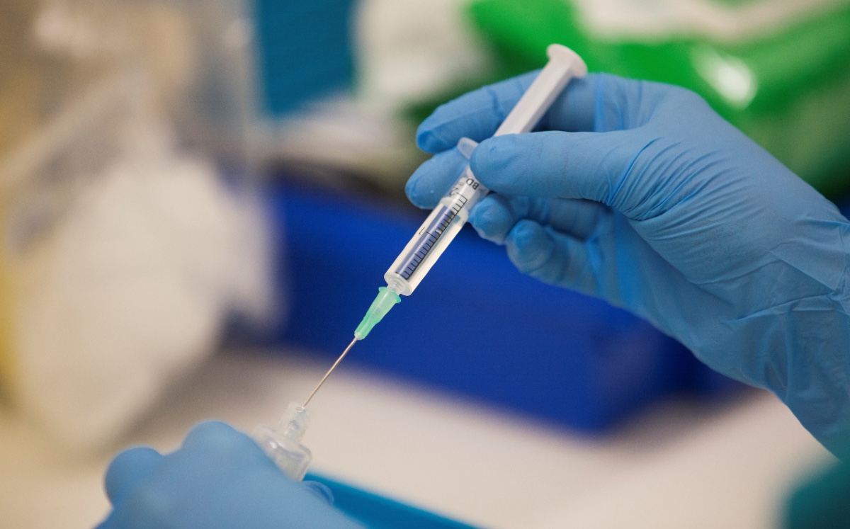 La vacuna de Pfizer y BioNTech debe refrigerarse en una temperatura entre -80 y -60 grados Celsius. (AFP)