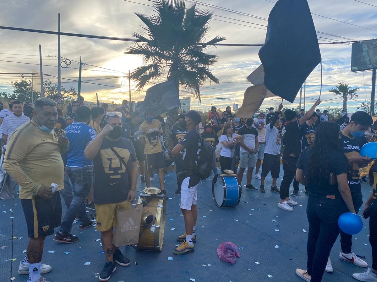 La afición de Pumas también está presente en León (Jessica Márquez)
