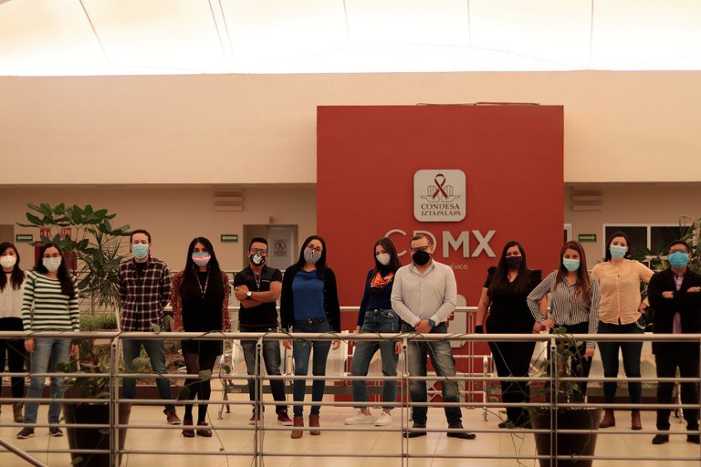 Jóvenes que participarán en el ensayo clínico | EFE