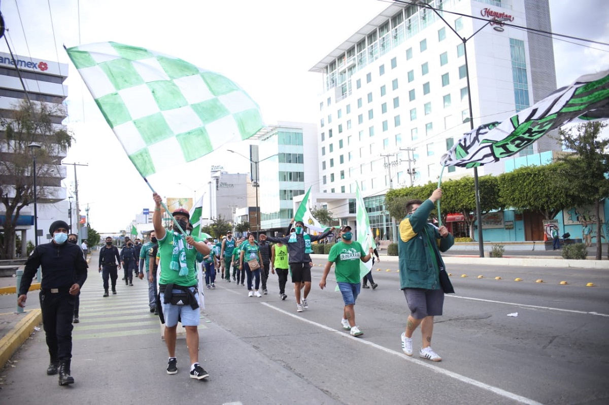La Afición del 'La Fiera' ya se encuentra presente en León previo a la final (Daniela Béjar)