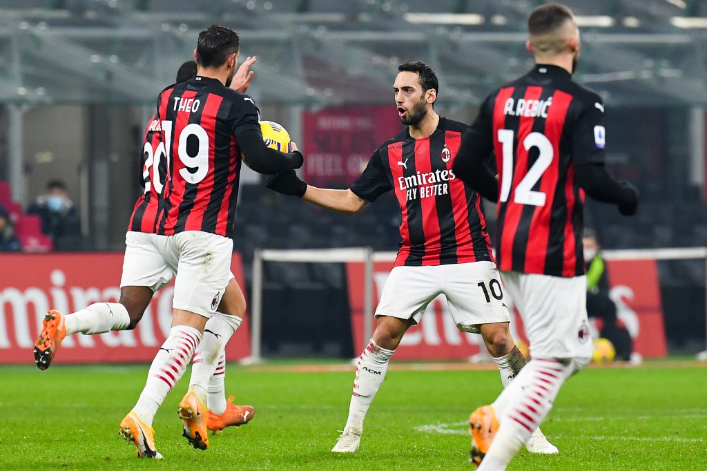 Milan y Parma dividieron unidades en la Serie A (AFP)
