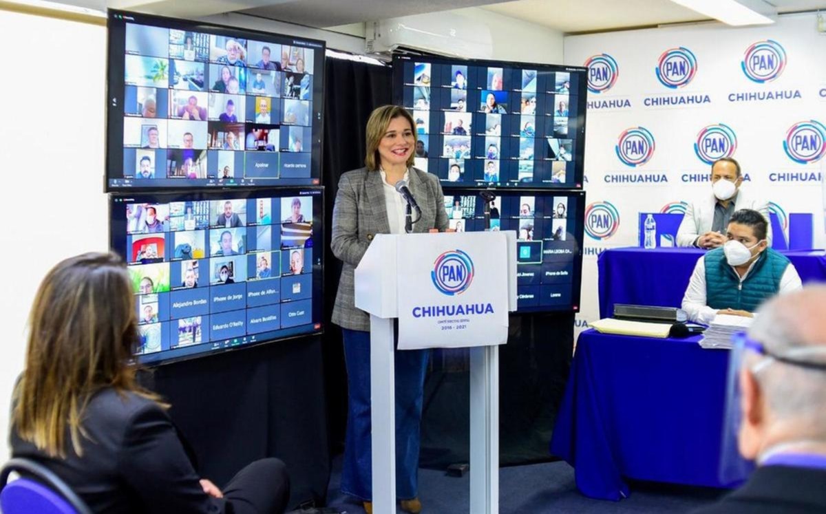 Alcaldesa de Chihuahua se registra como precandidata a la gubernatura