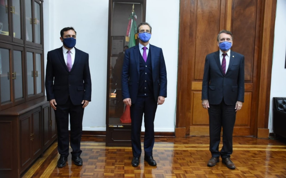 Arturo Reyes Sandoval rinde protesta como nuevo director del IPN